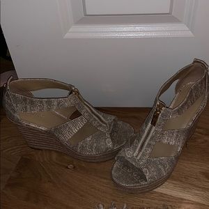 Michael kors 7.5 gold print wedges - like new